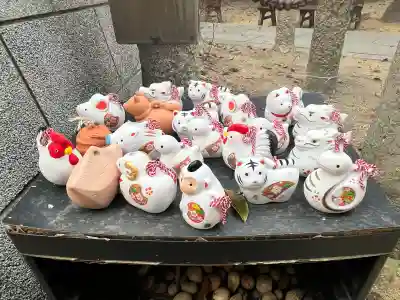 蜂田神社の{uncategorized: "未分類", other: "その他", undefined: "問題あり", building: "その他建物", grave: "お墓", sacred_gate: "鳥居", guardian: "狛犬", statue: "像", buddha: "仏像", history: "歴史", nature: "自然", garden: "庭園", animal: "動物", pagoda: "塔", temizu: "手水舎", mountain_gate: "山門・神門", sanctuary: "本殿・本堂", subordinate: "末社・摂社", art: "芸術", scenery: "景色", jizo: "地蔵", ema: "絵馬", goshuin: "御朱印", omikuji: "おみくじ", items: "授与品その他", amulet: "お守り", goshuincho: "御朱印帳", eats: "食事", festival: "お祭り", votive_dance: "神楽", shichigosan: "七五三参", wedding: "結婚式", experience: "体験その他", initially: "初詣", around: "周辺", anti_infection: "感染症対策"}