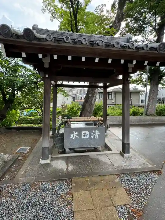 八龍社(福徳町)の{uncategorized: "未分類", other: "その他", undefined: "問題あり", building: "その他建物", grave: "お墓", sacred_gate: "鳥居", guardian: "狛犬", statue: "像", buddha: "仏像", history: "歴史", nature: "自然", garden: "庭園", animal: "動物", pagoda: "塔", temizu: "手水舎", mountain_gate: "山門・神門", sanctuary: "本殿・本堂", subordinate: "末社・摂社", art: "芸術", scenery: "景色", jizo: "地蔵", ema: "絵馬", goshuin: "御朱印", omikuji: "おみくじ", items: "授与品その他", amulet: "お守り", goshuincho: "御朱印帳", eats: "食事", festival: "お祭り", votive_dance: "神楽", shichigosan: "七五三参", wedding: "結婚式", experience: "体験その他", initially: "初詣", around: "周辺", anti_infection: "感染症対策"}