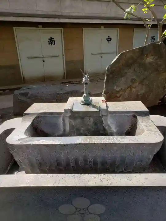 新井天神北野神社の手水舎