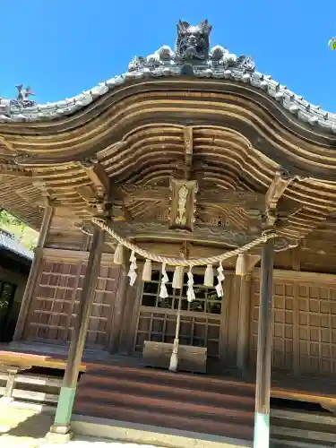 白皇神社の{uncategorized: "未分類", other: "その他", undefined: "問題あり", building: "その他建物", grave: "お墓", sacred_gate: "鳥居", guardian: "狛犬", statue: "像", buddha: "仏像", history: "歴史", nature: "自然", garden: "庭園", animal: "動物", pagoda: "塔", temizu: "手水舎", mountain_gate: "山門・神門", sanctuary: "本殿・本堂", subordinate: "末社・摂社", art: "芸術", scenery: "景色", jizo: "地蔵", ema: "絵馬", goshuin: "御朱印", omikuji: "おみくじ", items: "授与品その他", amulet: "お守り", goshuincho: "御朱印帳", eats: "食事", festival: "お祭り", votive_dance: "神楽", shichigosan: "七五三参", wedding: "結婚式", experience: "体験その他", initially: "初詣", around: "周辺", anti_infection: "感染症対策"}