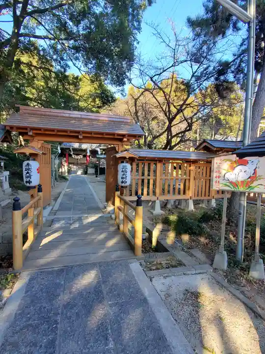 三嶋神社の山門・神門