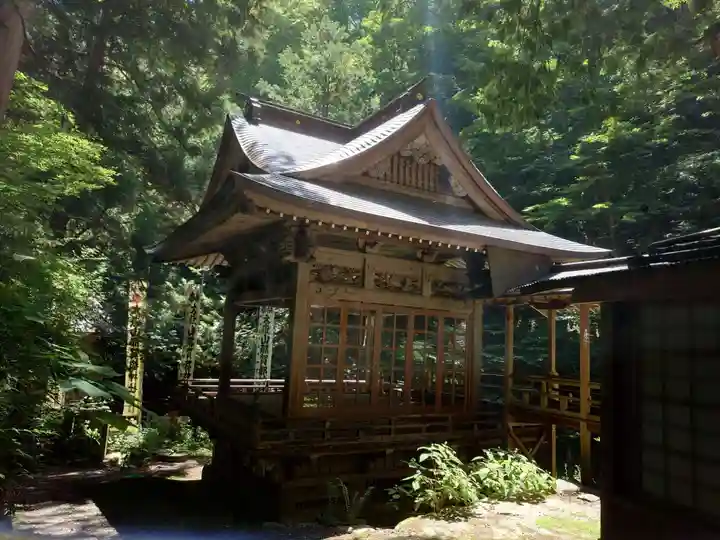 大嶽山那賀都神社(山梨県)