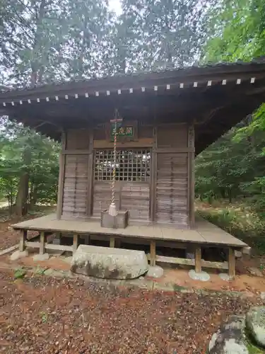 鶏足寺のその他建物