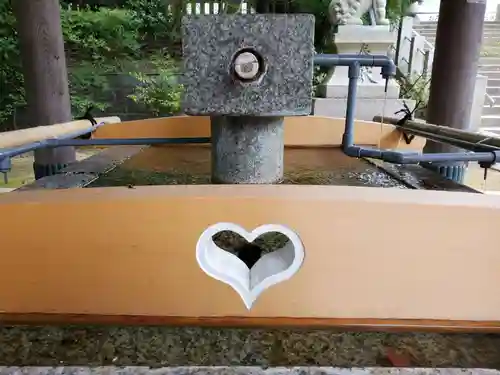 多井畑厄除八幡宮の手水舎