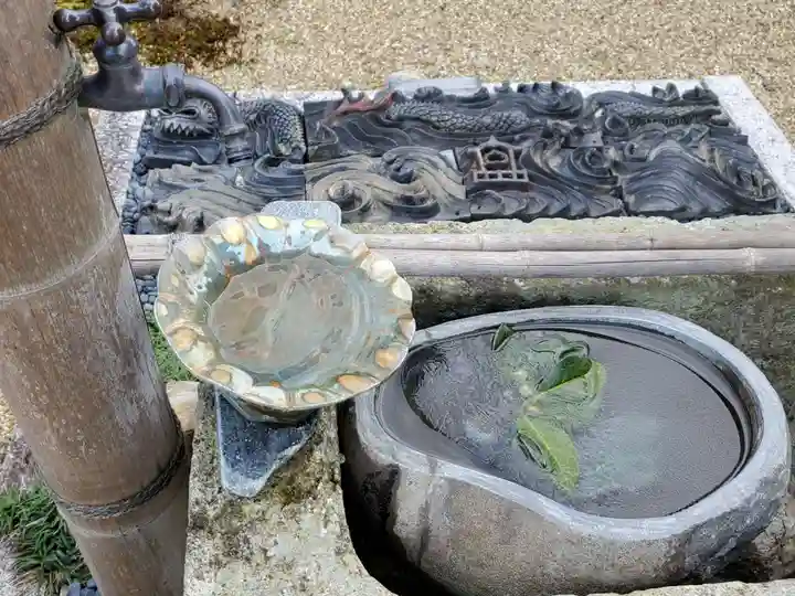 歓喜院の手水舎