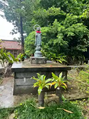 桃林寺の{uncategorized: "未分類", other: "その他", undefined: "問題あり", building: "その他建物", grave: "お墓", sacred_gate: "鳥居", guardian: "狛犬", statue: "像", buddha: "仏像", history: "歴史", nature: "自然", garden: "庭園", animal: "動物", pagoda: "塔", temizu: "手水舎", mountain_gate: "山門・神門", sanctuary: "本殿・本堂", subordinate: "末社・摂社", art: "芸術", scenery: "景色", jizo: "地蔵", ema: "絵馬", goshuin: "御朱印", omikuji: "おみくじ", items: "授与品その他", amulet: "お守り", goshuincho: "御朱印帳", eats: "食事", festival: "お祭り", votive_dance: "神楽", shichigosan: "七五三参", wedding: "結婚式", experience: "体験その他", initially: "初詣", around: "周辺", anti_infection: "感染症対策"}