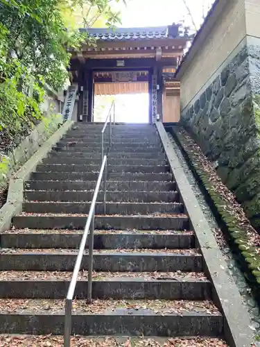 楠妣庵観音寺の山門・神門