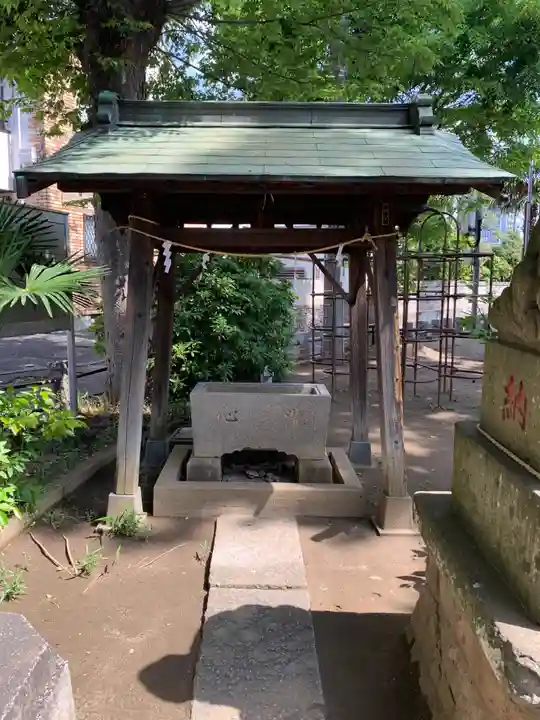 高津諏訪神社の手水舎