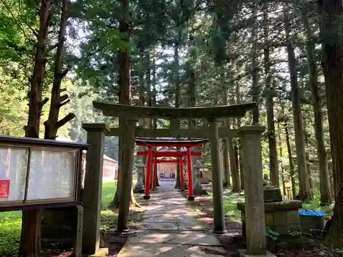 岡谷稲荷神社(岩手県)