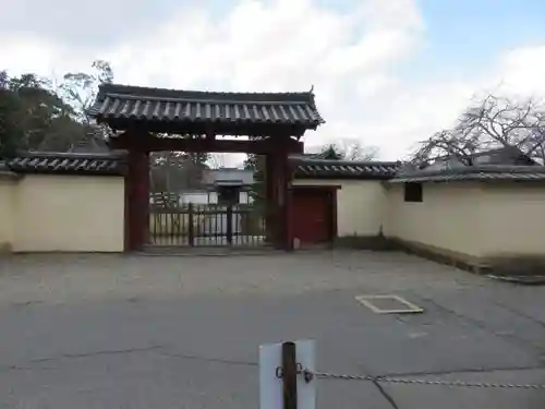 清凉院の山門・神門