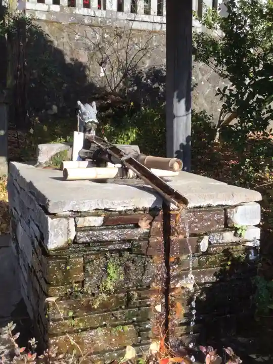 手長神社の手水舎