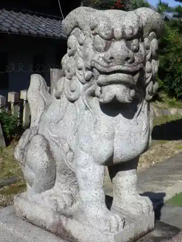 羊神社の狛犬
