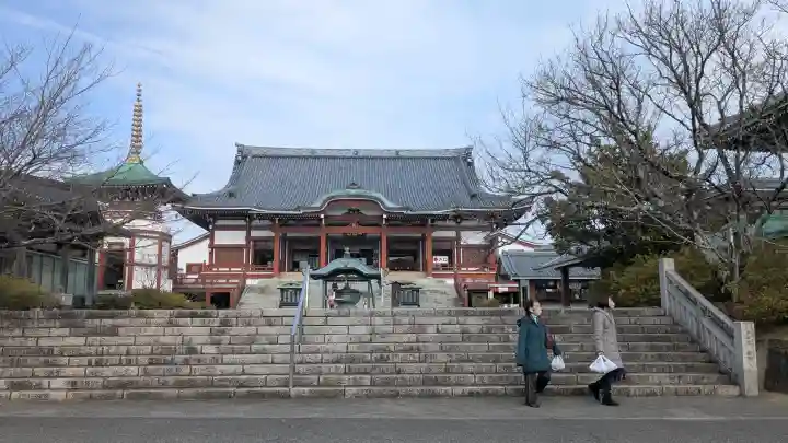一畑山薬師寺 岡崎本堂の{uncategorized: "未分類", other: "その他", undefined: "問題あり", building: "その他建物", grave: "お墓", sacred_gate: "鳥居", guardian: "狛犬", statue: "像", buddha: "仏像", history: "歴史", nature: "自然", garden: "庭園", animal: "動物", pagoda: "塔", temizu: "手水舎", mountain_gate: "山門・神門", sanctuary: "本殿・本堂", subordinate: "末社・摂社", art: "芸術", scenery: "景色", jizo: "地蔵", ema: "絵馬", goshuin: "御朱印", omikuji: "おみくじ", items: "授与品その他", amulet: "お守り", goshuincho: "御朱印帳", eats: "食事", festival: "お祭り", votive_dance: "神楽", shichigosan: "七五三参", wedding: "結婚式", experience: "体験その他", initially: "初詣", around: "周辺", anti_infection: "感染症対策"}
