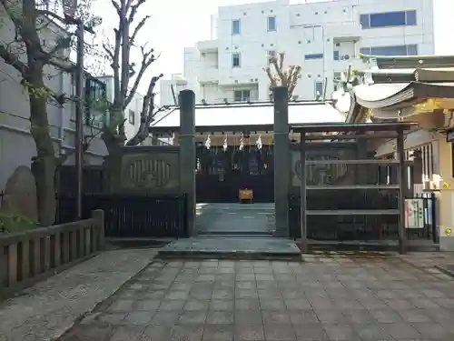 高輪神社の山門