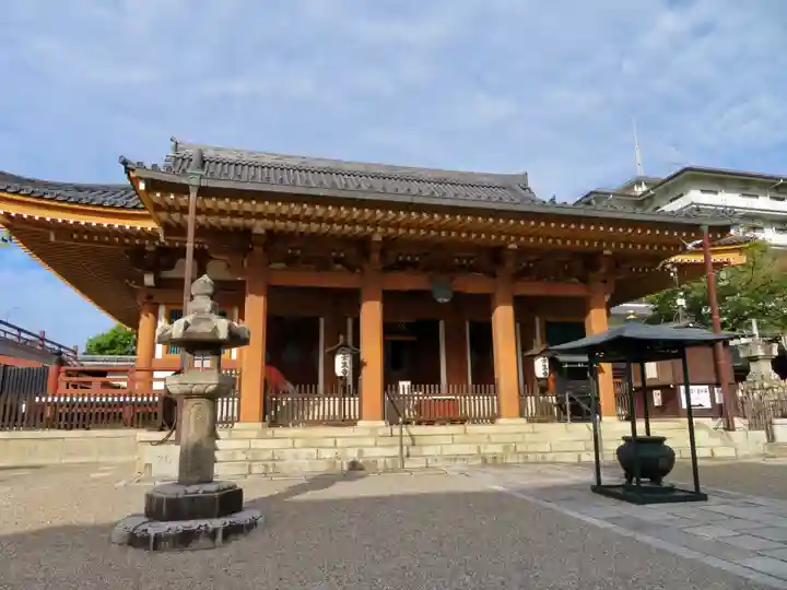 壬生寺の本殿・本堂