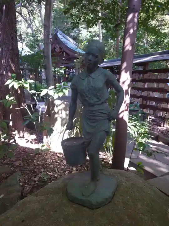 駒木諏訪神社の像