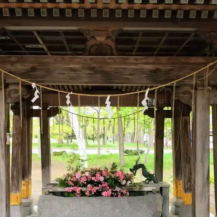彌彦神社 (伊夜日子神社)の手水舎