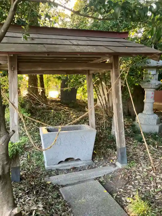 大谷高龗神社の{uncategorized: "未分類", other: "その他", undefined: "問題あり", building: "その他建物", grave: "お墓", sacred_gate: "鳥居", guardian: "狛犬", statue: "像", buddha: "仏像", history: "歴史", nature: "自然", garden: "庭園", animal: "動物", pagoda: "塔", temizu: "手水舎", mountain_gate: "山門・神門", sanctuary: "本殿・本堂", subordinate: "末社・摂社", art: "芸術", scenery: "景色", jizo: "地蔵", ema: "絵馬", goshuin: "御朱印", omikuji: "おみくじ", items: "授与品その他", amulet: "お守り", goshuincho: "御朱印帳", eats: "食事", festival: "お祭り", votive_dance: "神楽", shichigosan: "七五三参", wedding: "結婚式", experience: "体験その他", initially: "初詣", around: "周辺", anti_infection: "感染症対策"}