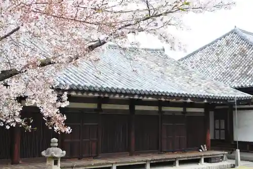 元興寺の本殿・本堂