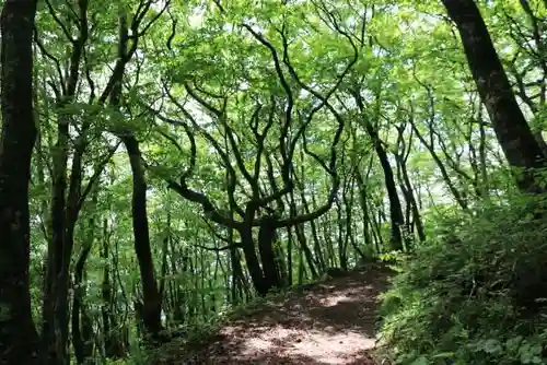 飯豊和気神社の周辺