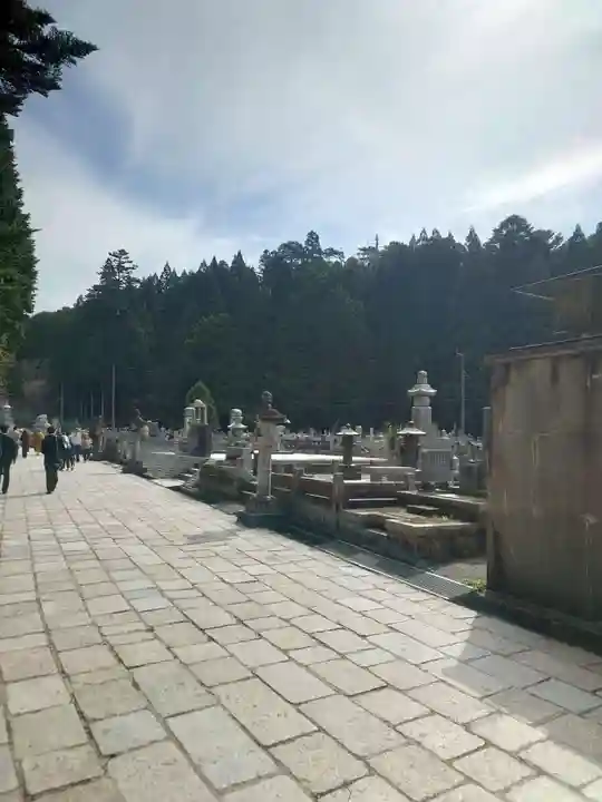高野山金剛峯寺奥の院(和歌山県)