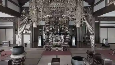 実円寺の本殿・本堂