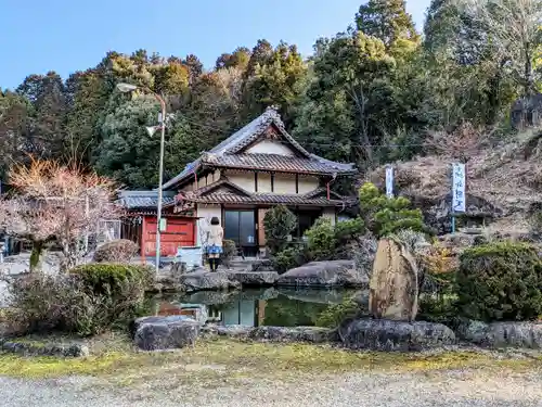 曽野稲荷神社の庭園