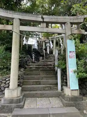 多摩川浅間神社の{uncategorized: "未分類", other: "その他", undefined: "問題あり", building: "その他建物", grave: "お墓", sacred_gate: "鳥居", guardian: "狛犬", statue: "像", buddha: "仏像", history: "歴史", nature: "自然", garden: "庭園", animal: "動物", pagoda: "塔", temizu: "手水舎", mountain_gate: "山門・神門", sanctuary: "本殿・本堂", subordinate: "末社・摂社", art: "芸術", scenery: "景色", jizo: "地蔵", ema: "絵馬", goshuin: "御朱印", omikuji: "おみくじ", items: "授与品その他", amulet: "お守り", goshuincho: "御朱印帳", eats: "食事", festival: "お祭り", votive_dance: "神楽", shichigosan: "七五三参", wedding: "結婚式", experience: "体験その他", initially: "初詣", around: "周辺", anti_infection: "感染症対策"}