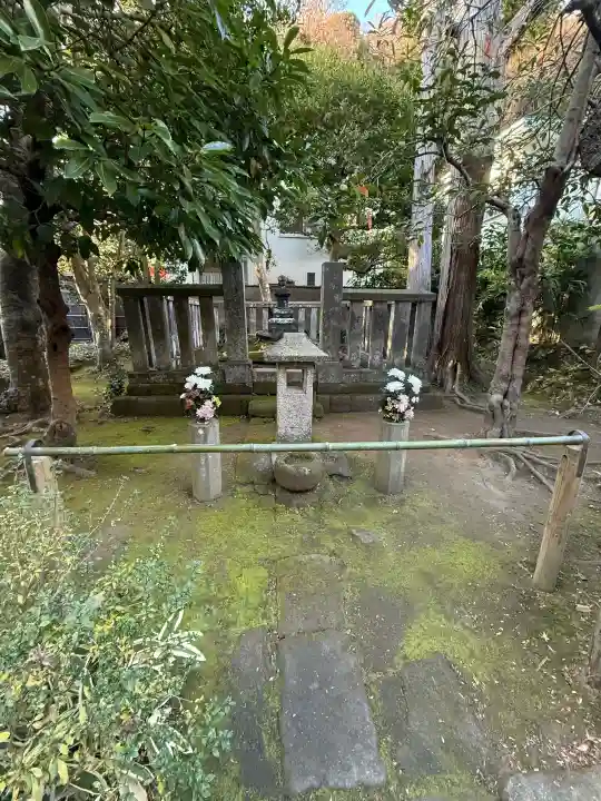 明月院の{uncategorized: "未分類", other: "その他", undefined: "問題あり", building: "その他建物", grave: "お墓", sacred_gate: "鳥居", guardian: "狛犬", statue: "像", buddha: "仏像", history: "歴史", nature: "自然", garden: "庭園", animal: "動物", pagoda: "塔", temizu: "手水舎", mountain_gate: "山門・神門", sanctuary: "本殿・本堂", subordinate: "末社・摂社", art: "芸術", scenery: "景色", jizo: "地蔵", ema: "絵馬", goshuin: "御朱印", omikuji: "おみくじ", items: "授与品その他", amulet: "お守り", goshuincho: "御朱印帳", eats: "食事", festival: "お祭り", votive_dance: "神楽", shichigosan: "七五三参", wedding: "結婚式", experience: "体験その他", initially: "初詣", around: "周辺", anti_infection: "感染症対策"}