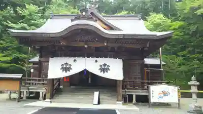 義經神社の本殿・本堂