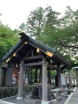 伊勢山皇大神宮の手水舎