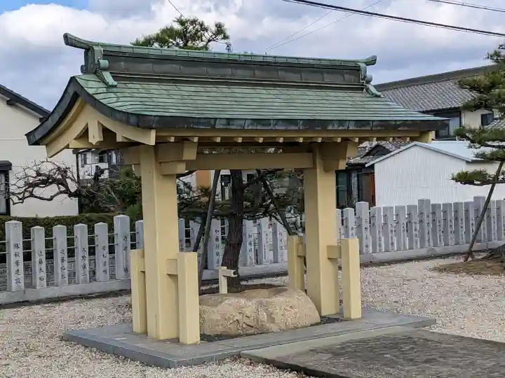 秋葉社の{uncategorized: "未分類", other: "その他", undefined: "問題あり", building: "その他建物", grave: "お墓", sacred_gate: "鳥居", guardian: "狛犬", statue: "像", buddha: "仏像", history: "歴史", nature: "自然", garden: "庭園", animal: "動物", pagoda: "塔", temizu: "手水舎", mountain_gate: "山門・神門", sanctuary: "本殿・本堂", subordinate: "末社・摂社", art: "芸術", scenery: "景色", jizo: "地蔵", ema: "絵馬", goshuin: "御朱印", omikuji: "おみくじ", items: "授与品その他", amulet: "お守り", goshuincho: "御朱印帳", eats: "食事", festival: "お祭り", votive_dance: "神楽", shichigosan: "七五三参", wedding: "結婚式", experience: "体験その他", initially: "初詣", around: "周辺", anti_infection: "感染症対策"}