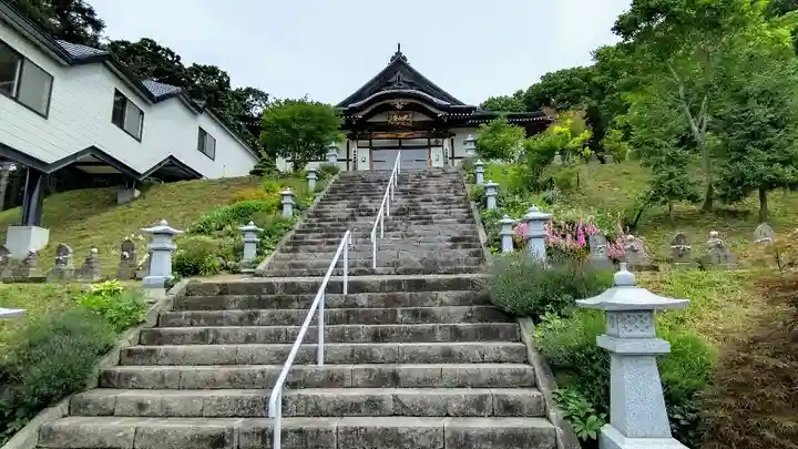 丸山寺の本殿・本堂