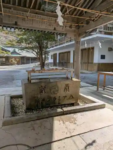 函館八幡宮の手水舎