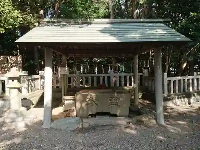 神明社の手水舎