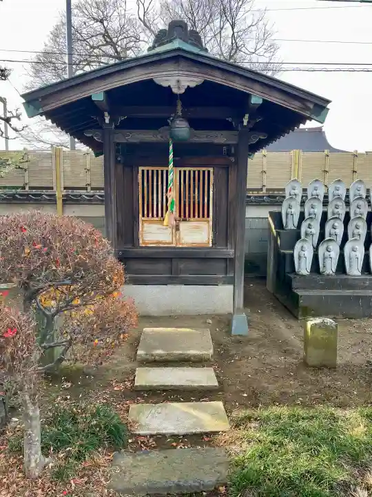 萬満寺の{uncategorized: "未分類", other: "その他", undefined: "問題あり", building: "その他建物", grave: "お墓", sacred_gate: "鳥居", guardian: "狛犬", statue: "像", buddha: "仏像", history: "歴史", nature: "自然", garden: "庭園", animal: "動物", pagoda: "塔", temizu: "手水舎", mountain_gate: "山門・神門", sanctuary: "本殿・本堂", subordinate: "末社・摂社", art: "芸術", scenery: "景色", jizo: "地蔵", ema: "絵馬", goshuin: "御朱印", omikuji: "おみくじ", items: "授与品その他", amulet: "お守り", goshuincho: "御朱印帳", eats: "食事", festival: "お祭り", votive_dance: "神楽", shichigosan: "七五三参", wedding: "結婚式", experience: "体験その他", initially: "初詣", around: "周辺", anti_infection: "感染症対策"}