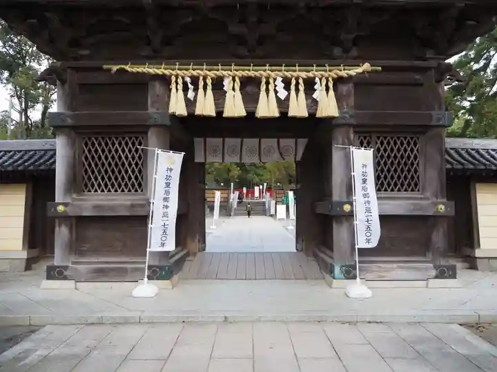香椎宮の山門・神門