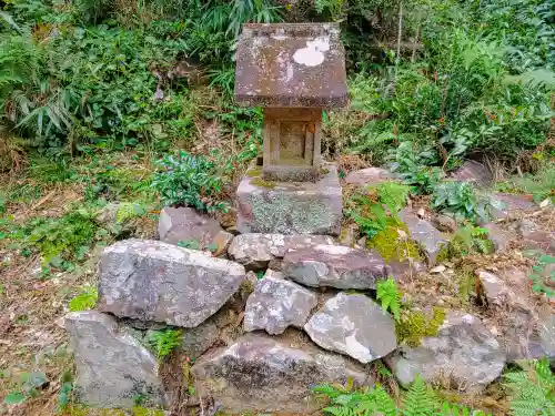 八所神社（財賀町）の末社