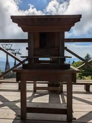 吾嬬者耶神社の本殿