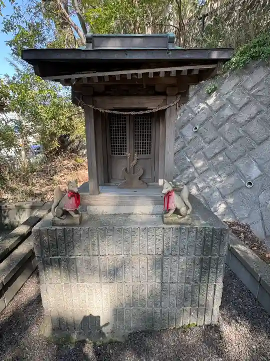 白旗神社の{uncategorized: "未分類", other: "その他", undefined: "問題あり", building: "その他建物", grave: "お墓", sacred_gate: "鳥居", guardian: "狛犬", statue: "像", buddha: "仏像", history: "歴史", nature: "自然", garden: "庭園", animal: "動物", pagoda: "塔", temizu: "手水舎", mountain_gate: "山門・神門", sanctuary: "本殿・本堂", subordinate: "末社・摂社", art: "芸術", scenery: "景色", jizo: "地蔵", ema: "絵馬", goshuin: "御朱印", omikuji: "おみくじ", items: "授与品その他", amulet: "お守り", goshuincho: "御朱印帳", eats: "食事", festival: "お祭り", votive_dance: "神楽", shichigosan: "七五三参", wedding: "結婚式", experience: "体験その他", initially: "初詣", around: "周辺", anti_infection: "感染症対策"}