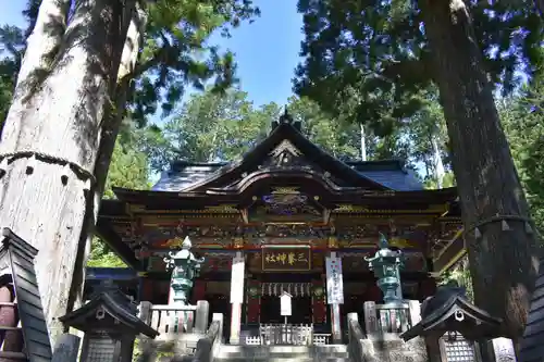 三峯神社の本殿