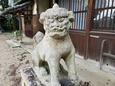岩壷神社の狛犬