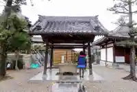 教栄寺の手水舎