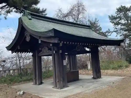 函館護國神社の{uncategorized: "未分類", other: "その他", undefined: "問題あり", building: "その他建物", grave: "お墓", sacred_gate: "鳥居", guardian: "狛犬", statue: "像", buddha: "仏像", history: "歴史", nature: "自然", garden: "庭園", animal: "動物", pagoda: "塔", temizu: "手水舎", mountain_gate: "山門・神門", sanctuary: "本殿・本堂", subordinate: "末社・摂社", art: "芸術", scenery: "景色", jizo: "地蔵", ema: "絵馬", goshuin: "御朱印", omikuji: "おみくじ", items: "授与品その他", amulet: "お守り", goshuincho: "御朱印帳", eats: "食事", festival: "お祭り", votive_dance: "神楽", shichigosan: "七五三参", wedding: "結婚式", experience: "体験その他", initially: "初詣", around: "周辺", anti_infection: "感染症対策"}