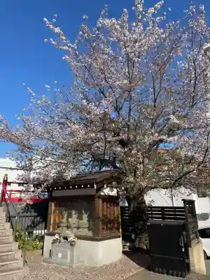 福徳院不動尊の{uncategorized: "未分類", other: "その他", undefined: "問題あり", building: "その他建物", grave: "お墓", sacred_gate: "鳥居", guardian: "狛犬", statue: "像", buddha: "仏像", history: "歴史", nature: "自然", garden: "庭園", animal: "動物", pagoda: "塔", temizu: "手水舎", mountain_gate: "山門・神門", sanctuary: "本殿・本堂", subordinate: "末社・摂社", art: "芸術", scenery: "景色", jizo: "地蔵", ema: "絵馬", goshuin: "御朱印", omikuji: "おみくじ", items: "授与品その他", amulet: "お守り", goshuincho: "御朱印帳", eats: "食事", festival: "お祭り", votive_dance: "神楽", shichigosan: "七五三参", wedding: "結婚式", experience: "体験その他", initially: "初詣", around: "周辺", anti_infection: "感染症対策"}