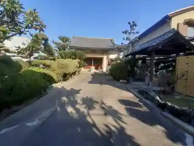 真観寺の{uncategorized: "未分類", other: "その他", undefined: "問題あり", building: "その他建物", grave: "お墓", sacred_gate: "鳥居", guardian: "狛犬", statue: "像", buddha: "仏像", history: "歴史", nature: "自然", garden: "庭園", animal: "動物", pagoda: "塔", temizu: "手水舎", mountain_gate: "山門・神門", sanctuary: "本殿・本堂", subordinate: "末社・摂社", art: "芸術", scenery: "景色", jizo: "地蔵", ema: "絵馬", goshuin: "御朱印", omikuji: "おみくじ", items: "授与品その他", amulet: "お守り", goshuincho: "御朱印帳", eats: "食事", festival: "お祭り", votive_dance: "神楽", shichigosan: "七五三参", wedding: "結婚式", experience: "体験その他", initially: "初詣", around: "周辺", anti_infection: "感染症対策"}