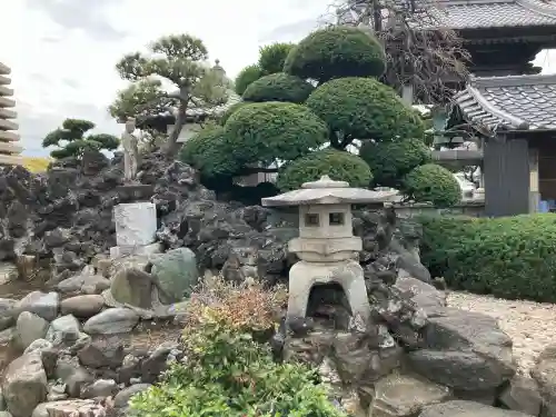 中田寺の{uncategorized: "未分類", other: "その他", undefined: "問題あり", building: "その他建物", grave: "お墓", sacred_gate: "鳥居", guardian: "狛犬", statue: "像", buddha: "仏像", history: "歴史", nature: "自然", garden: "庭園", animal: "動物", pagoda: "塔", temizu: "手水舎", mountain_gate: "山門・神門", sanctuary: "本殿・本堂", subordinate: "末社・摂社", art: "芸術", scenery: "景色", jizo: "地蔵", ema: "絵馬", goshuin: "御朱印", omikuji: "おみくじ", items: "授与品その他", amulet: "お守り", goshuincho: "御朱印帳", eats: "食事", festival: "お祭り", votive_dance: "神楽", shichigosan: "七五三参", wedding: "結婚式", experience: "体験その他", initially: "初詣", around: "周辺", anti_infection: "感染症対策"}