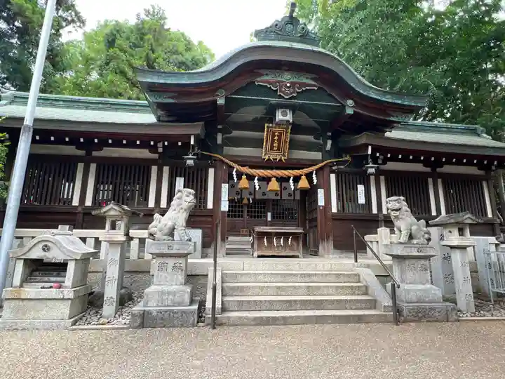 挙母神社の山門・神門