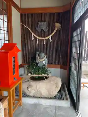 荒熊稲荷神社の手水舎