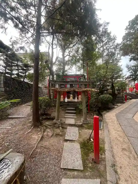 三蔵稲荷神社の{uncategorized: "未分類", other: "その他", undefined: "問題あり", building: "その他建物", grave: "お墓", sacred_gate: "鳥居", guardian: "狛犬", statue: "像", buddha: "仏像", history: "歴史", nature: "自然", garden: "庭園", animal: "動物", pagoda: "塔", temizu: "手水舎", mountain_gate: "山門・神門", sanctuary: "本殿・本堂", subordinate: "末社・摂社", art: "芸術", scenery: "景色", jizo: "地蔵", ema: "絵馬", goshuin: "御朱印", omikuji: "おみくじ", items: "授与品その他", amulet: "お守り", goshuincho: "御朱印帳", eats: "食事", festival: "お祭り", votive_dance: "神楽", shichigosan: "七五三参", wedding: "結婚式", experience: "体験その他", initially: "初詣", around: "周辺", anti_infection: "感染症対策"}